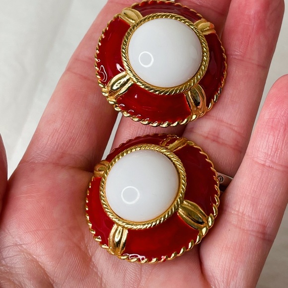 GAY BOYER Red White Gold Enamel Clip On Earrings - Picture 5 of 10